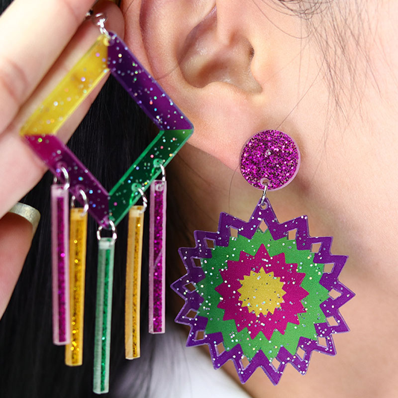 Boucles d'oreilles géométriques colorées de mode de fête de carnaval