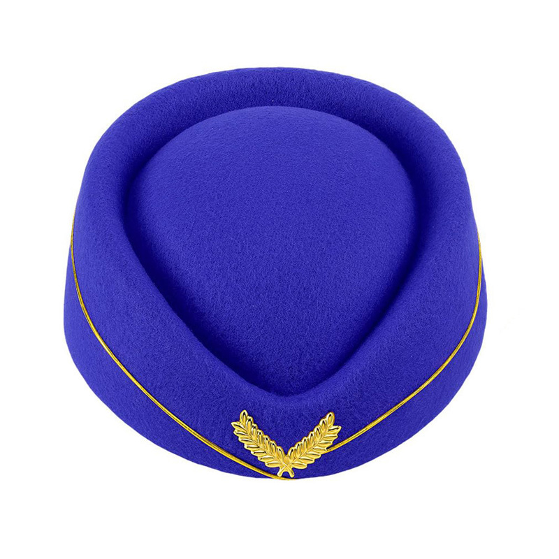 Hôtesse de l'étiquette chapeau béret préposé