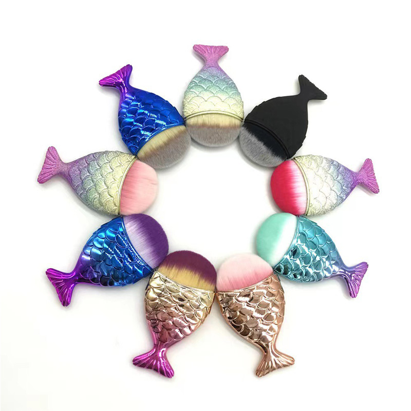 Brosse à ongles de forme de queue de poisson