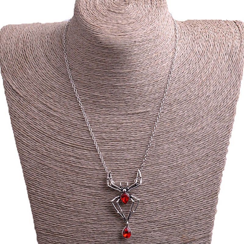 Collier d'étoiles gothiques sombres d'Halloween