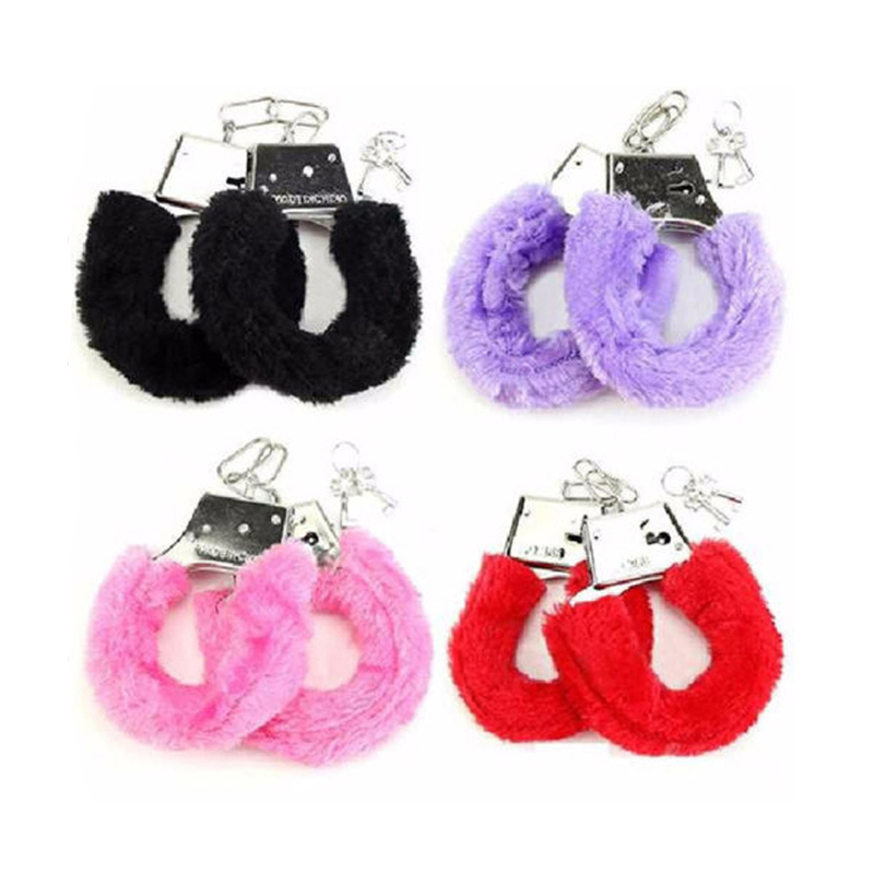 Menottes en peluche en métal