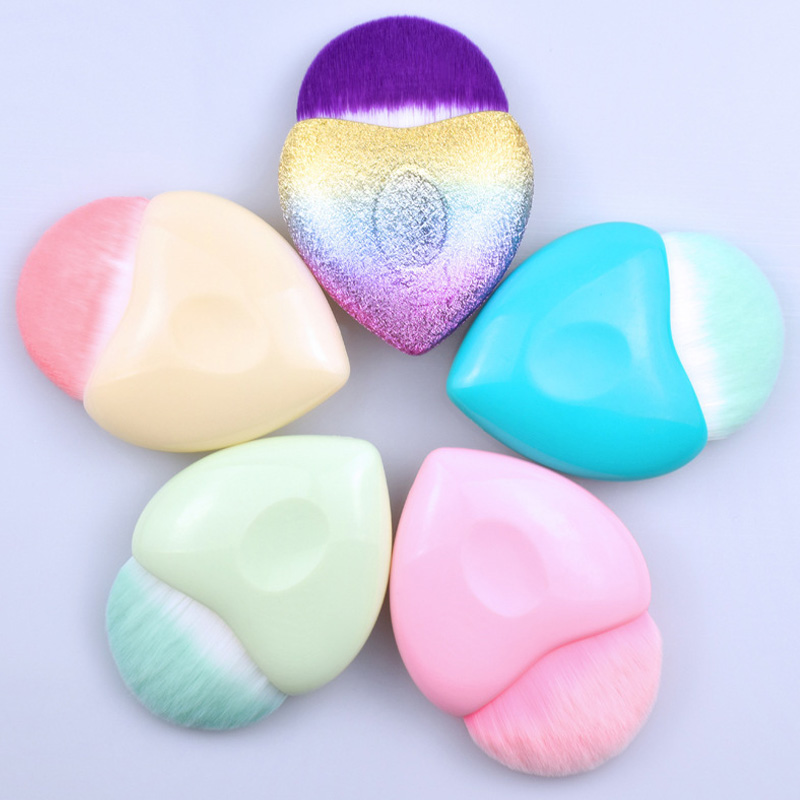 Brosse de maquillage au nez